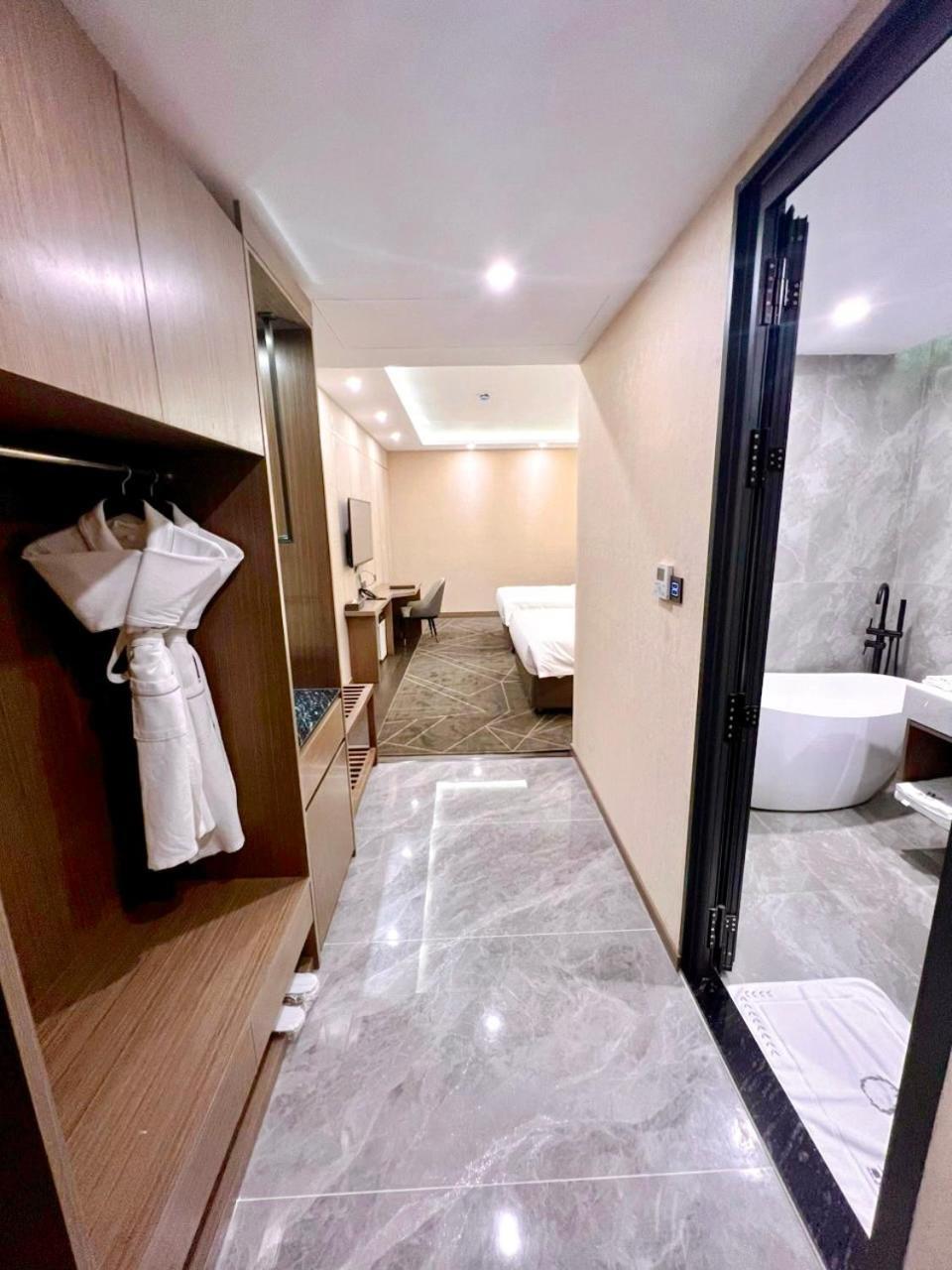 Hotel Wah Fu 4*